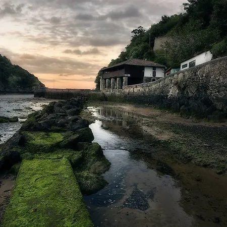 Urdaibai Etxea * Ea