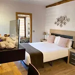 Urdaibai Etxea Tatil Evi *